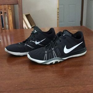 Nike tennis shoes